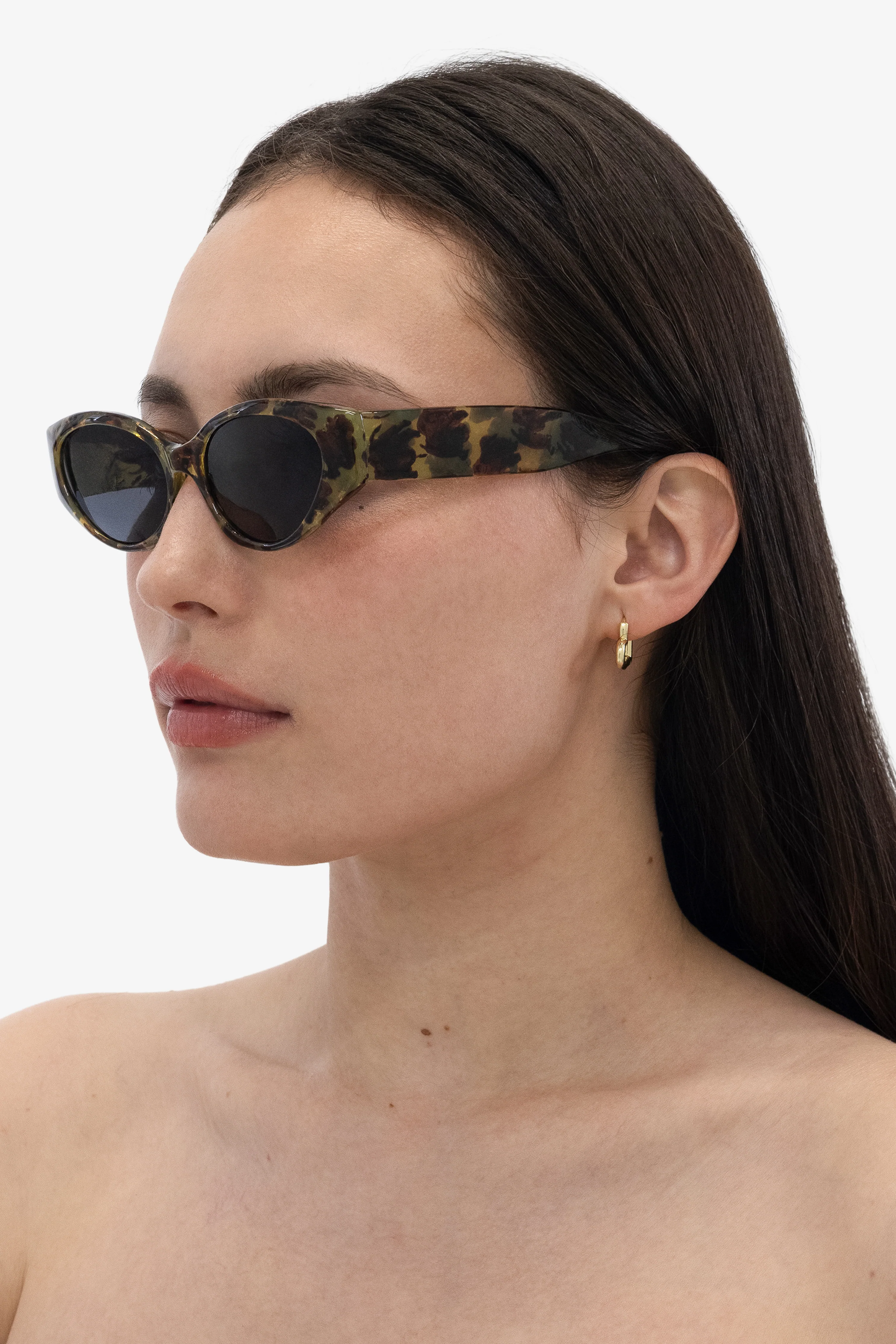 JWL106 - Heart Huggie Earrings - Image 3