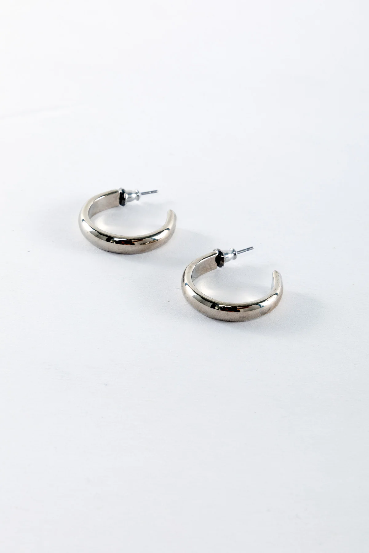 JWL34HE - Classic Hoop Earrings - Image 4