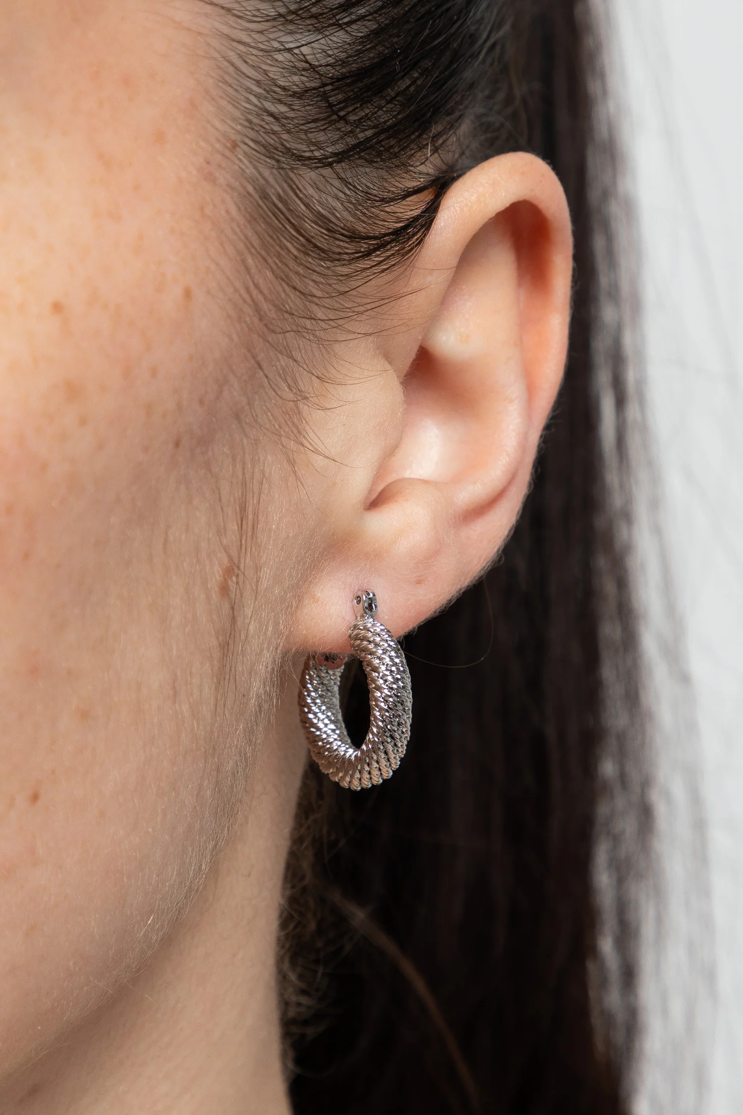 JWL834 - Thick Twisted Pincatch Earrings - Image 6