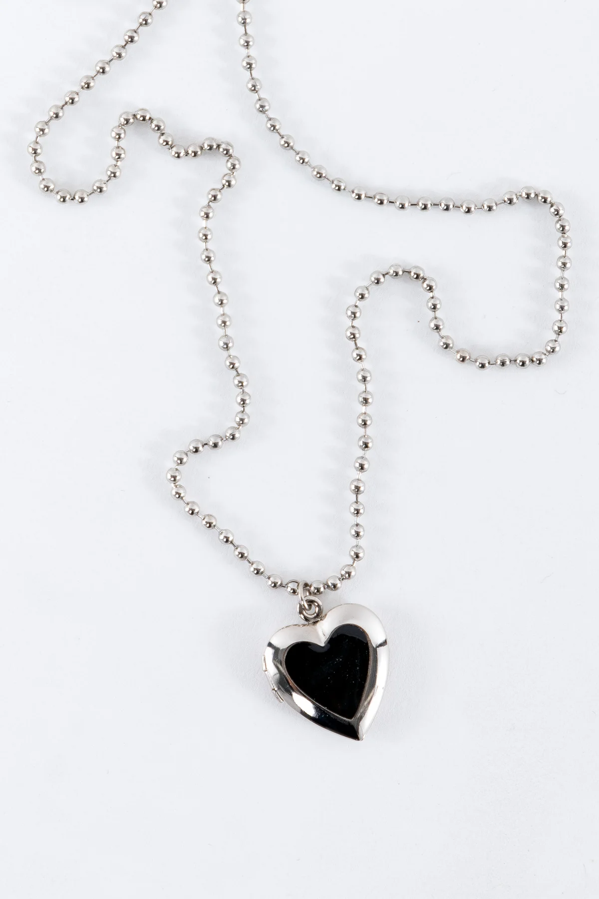 JWLEHL - Enameled Heart Locket - Image 20