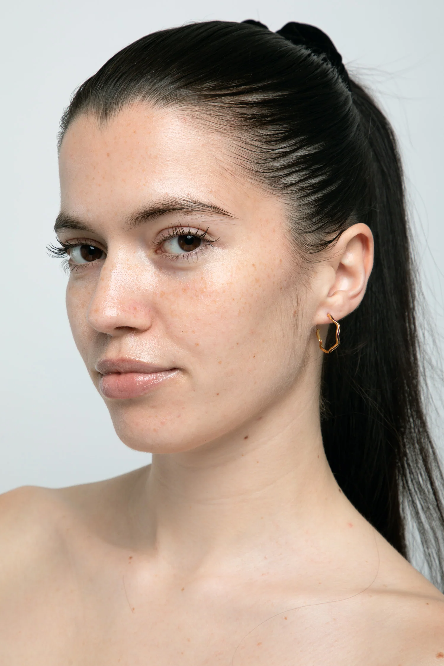 JWLWEH - Wavy Enameled Hoop Earrings - Image 13