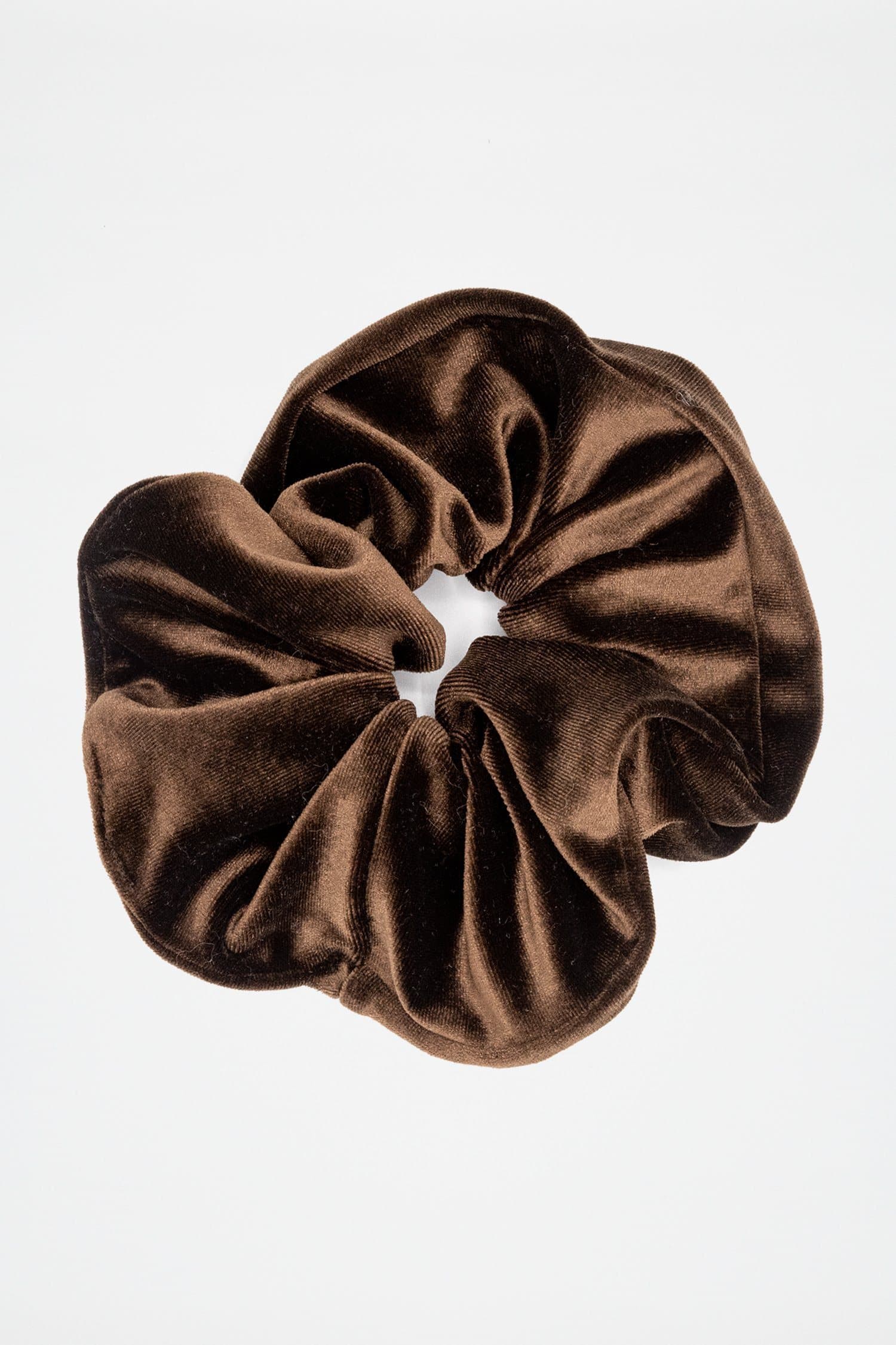 VVTSCRUNCH - Oversized Velvet Scrunchie - Image 3