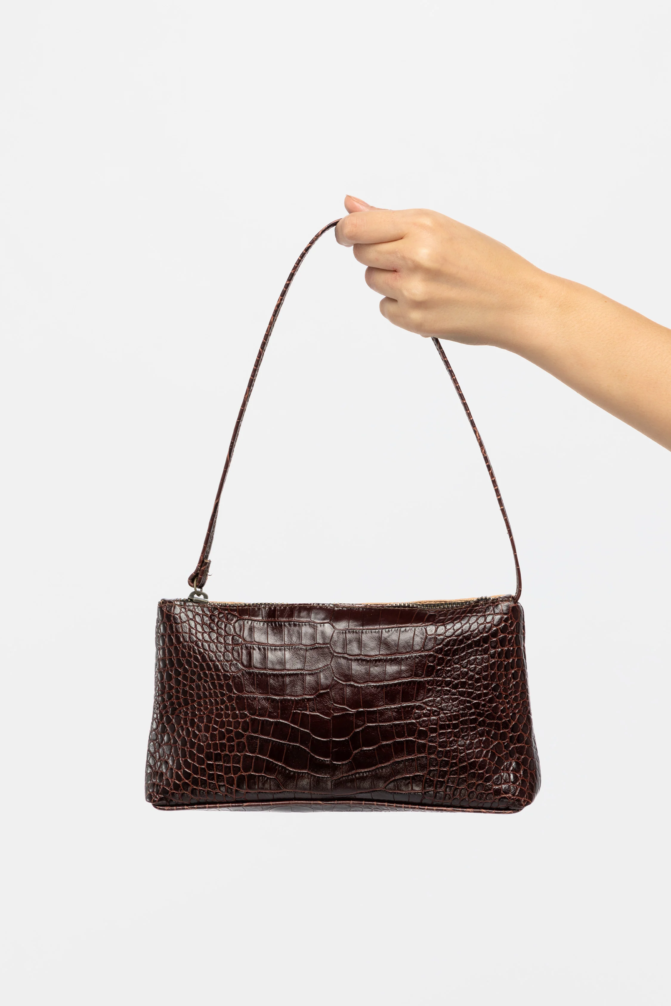 RLH3468 - Leather Zip Pochette - Image 10