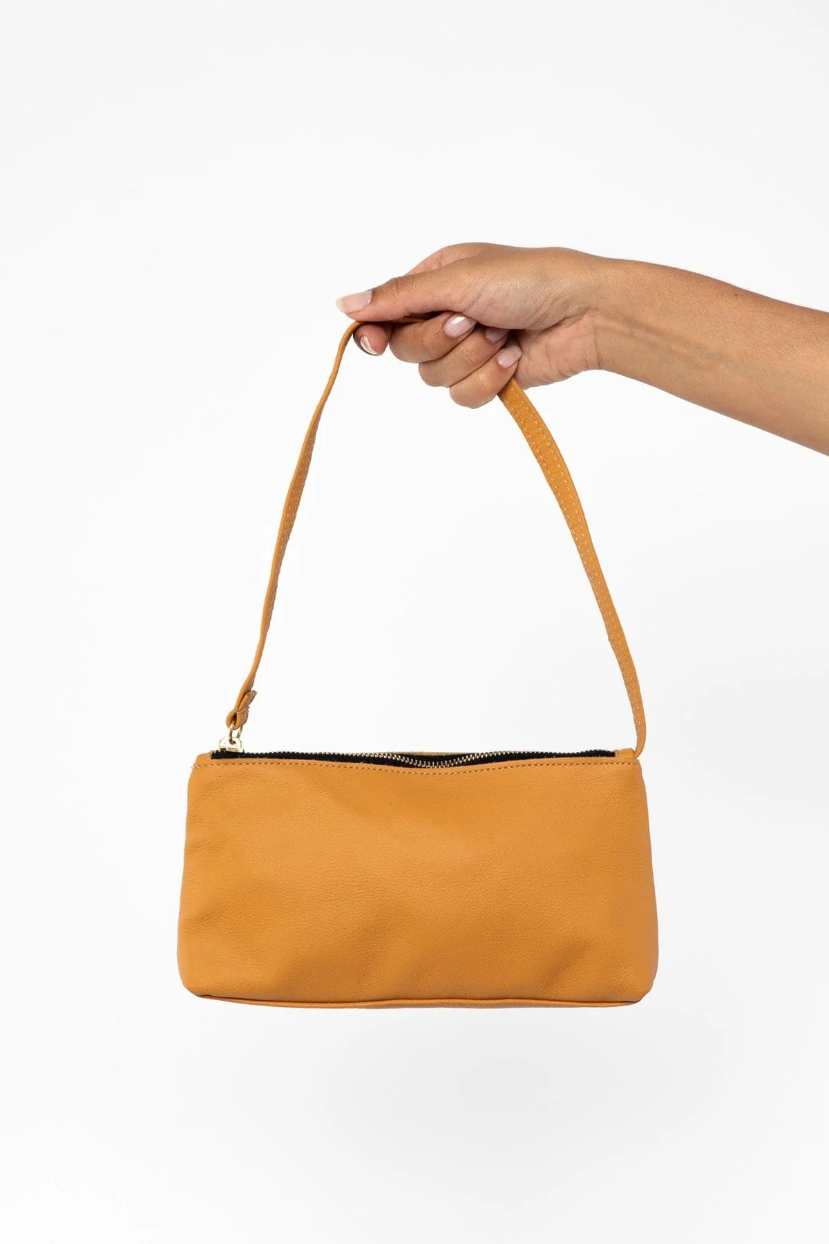 RLH3468 - Leather Zip Pochette - Image 23