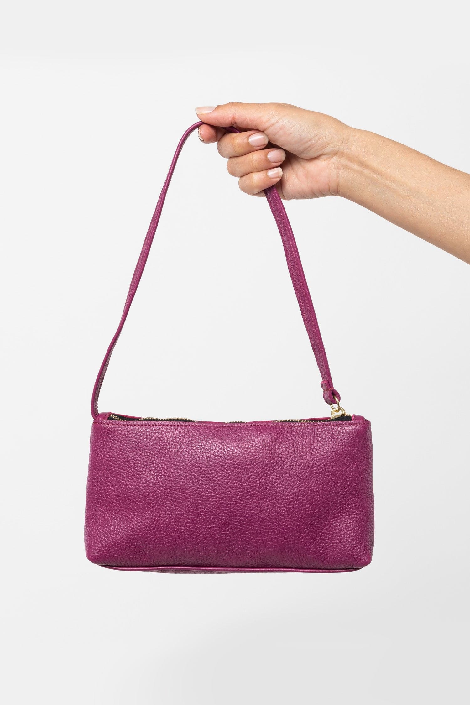 RLH3468 - Leather Zip Pochette - Image 35