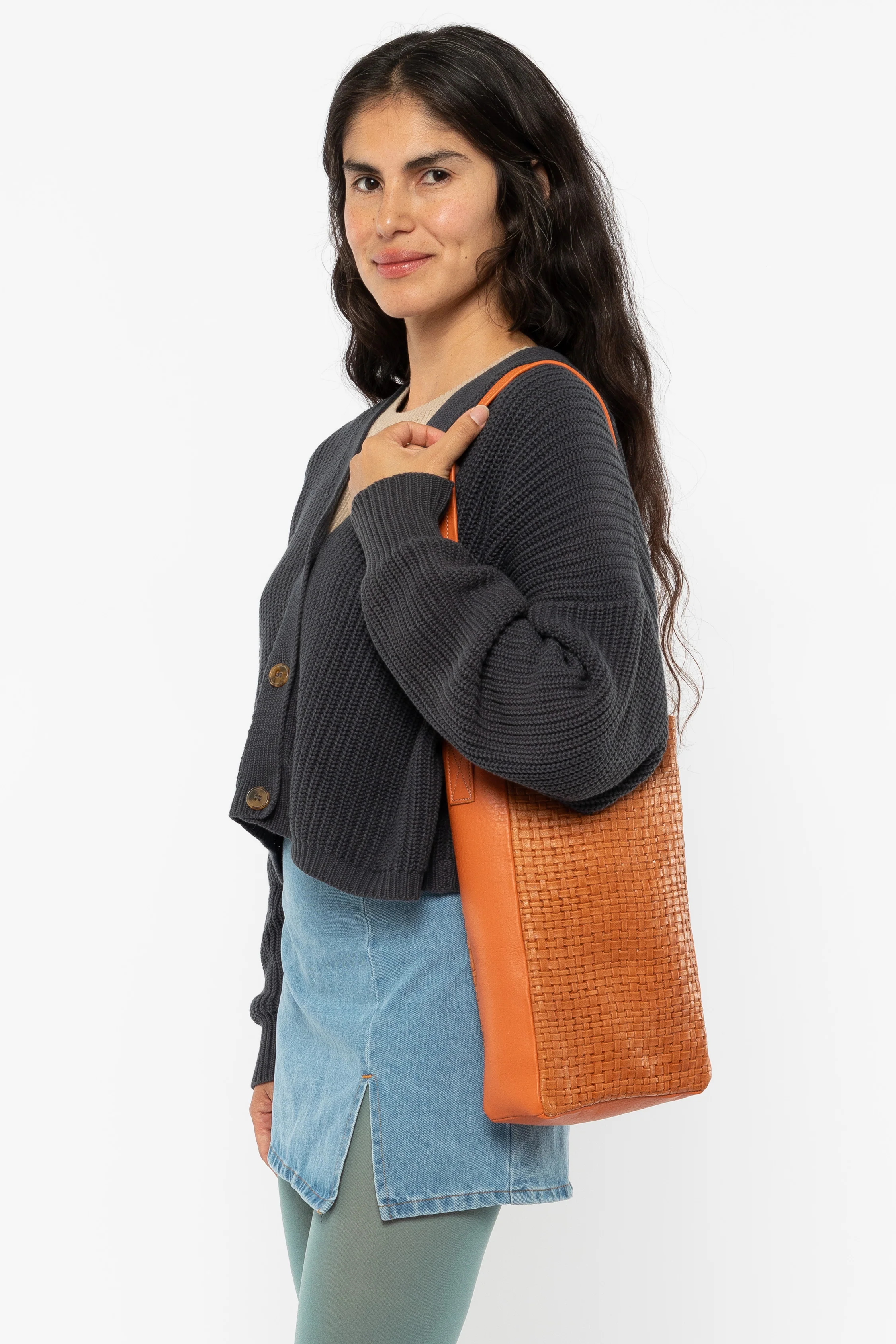 RLH3482 - Woven Leather Slim Tote - Image 13
