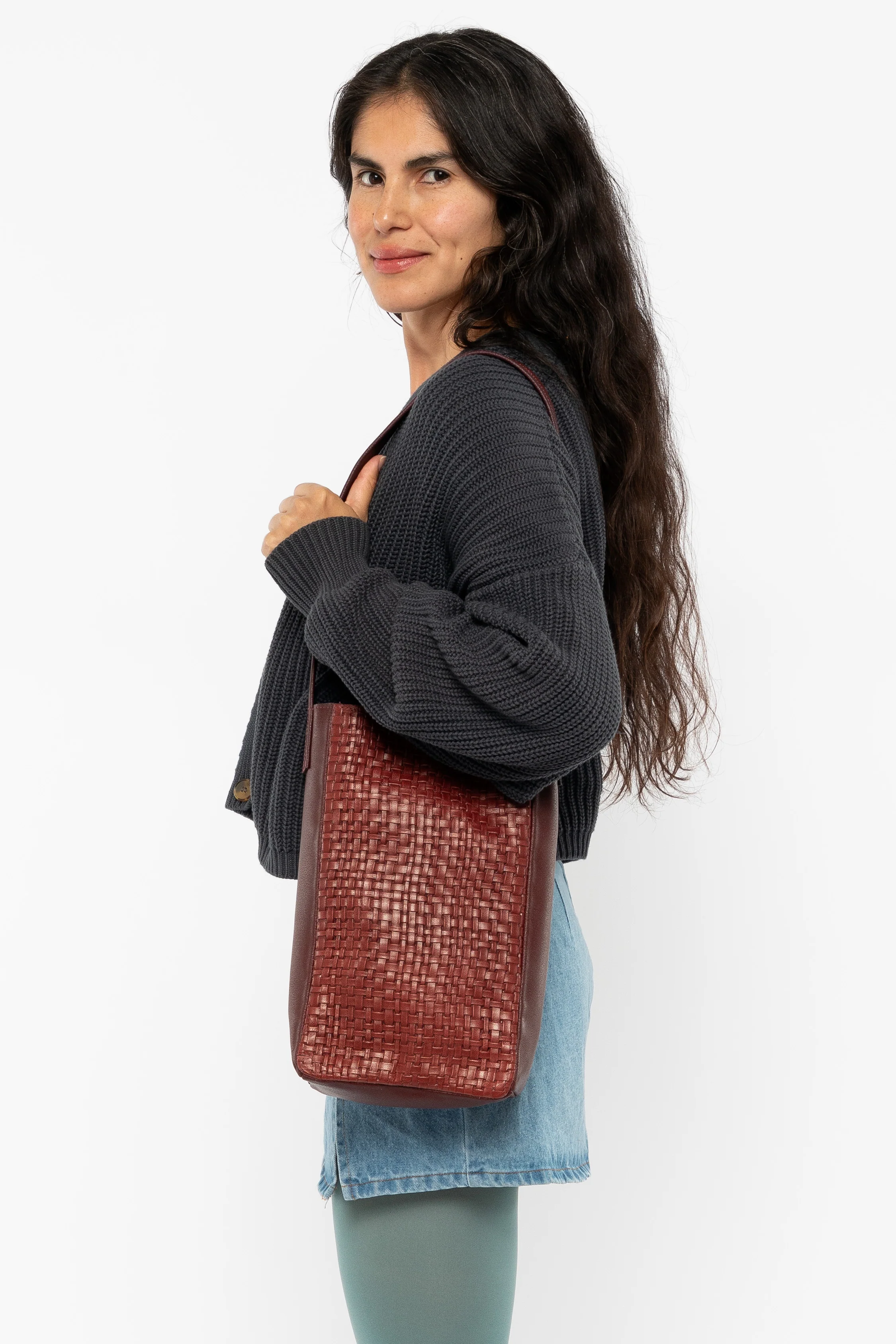 RLH3482 - Woven Leather Slim Tote - Image 2