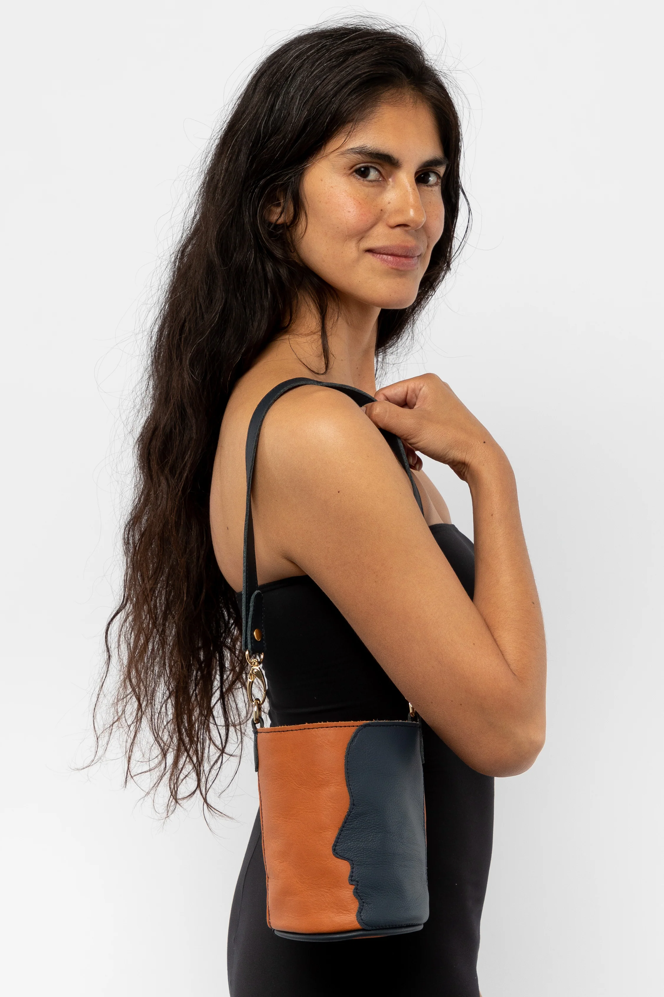 RLH3484 - Silhouette Bucket Tote - Image 27