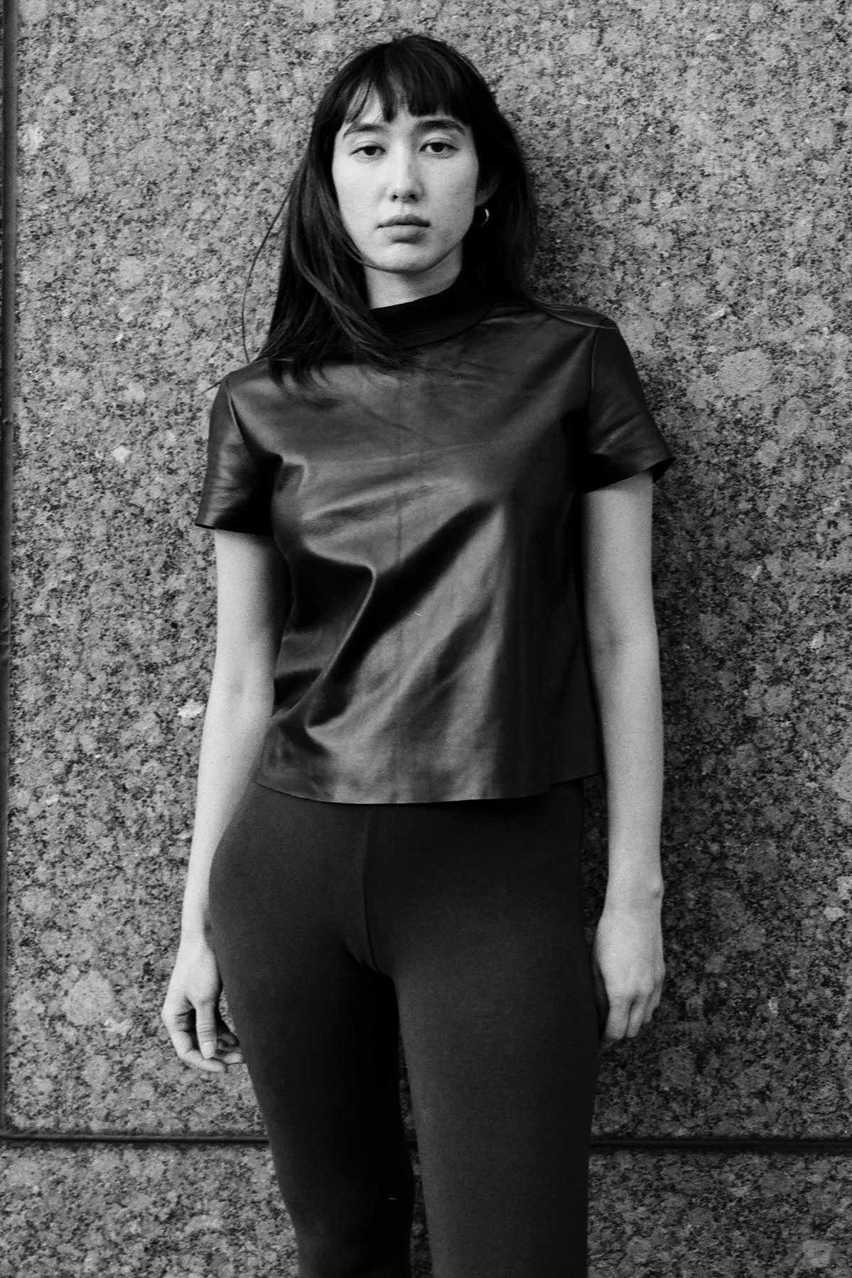 RLTH3401 - Leather Mockneck Tee - Image 5
