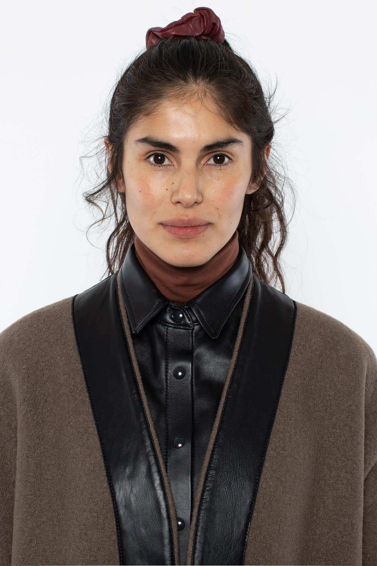 RWL100 - Wool Coat with Leather Trim - Image 5